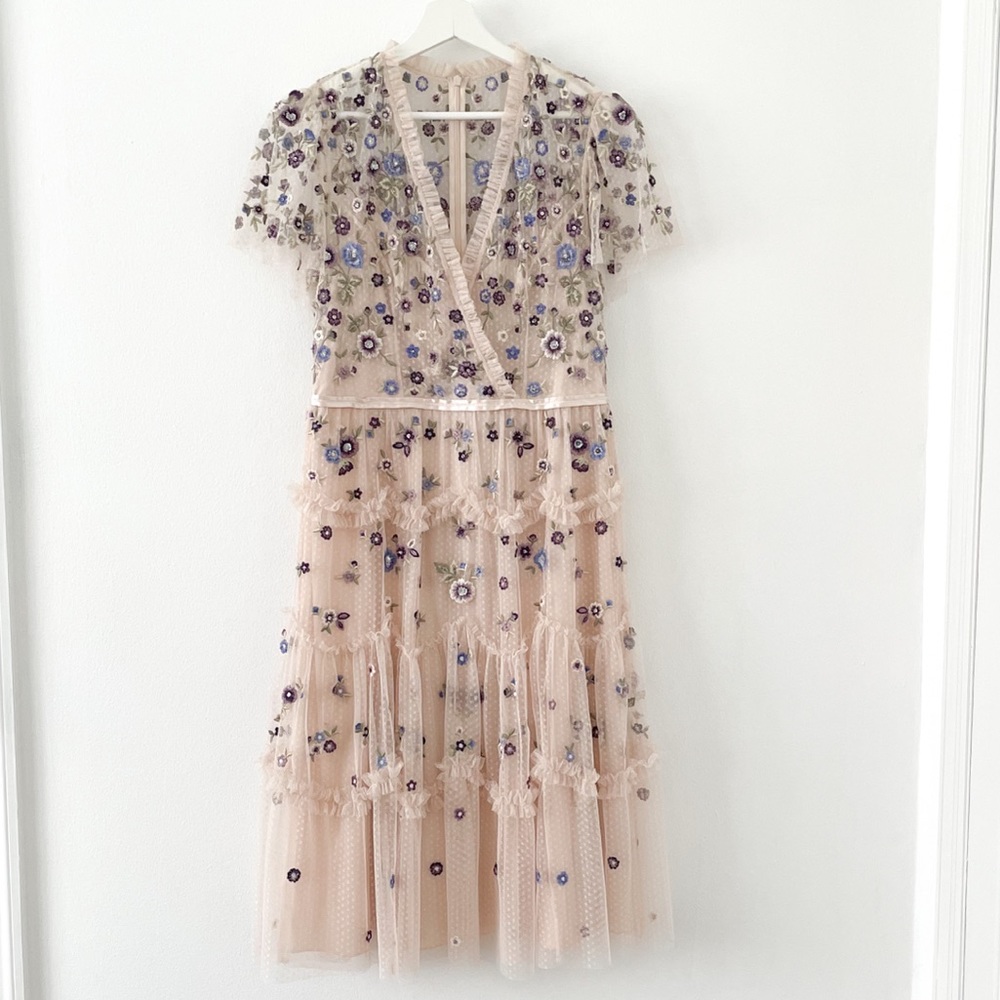 Midi gown with floral embroidery